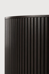 Mesa auxiliar Roller Max de Ethnicraft · Caoba marrón oscuro barnizada · detalle o ambiente
