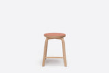 Taburete Tam H45 Madera de Ondarreta, vista general