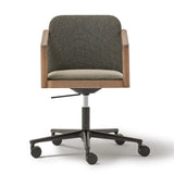 Sillón Urmus madera base 5 ruedas - Blasco&Vila · fotografía del modelo