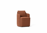 Silla Serene base a suelo LDPE de Joquer. Simulación orientativa del color Crevin Sublim 26 a partir de fotografía de referencia.