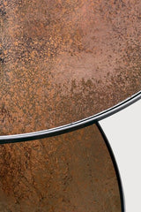 Mesa de centro nido Nesting de Ethnicraft · Espejo Bronze copper · detalle o ambiente