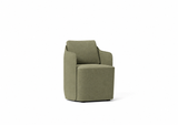 Silla Serene base a suelo LDPE de Joquer. Simulación orientativa del color Crevin Sublim 30 a partir de fotografía de referencia.