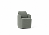 Silla Serene base a suelo LDPE de Joquer. Simulación orientativa del color Crevin Sublim 34 a partir de fotografía de referencia.