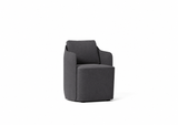 Silla Serene base a suelo LDPE de Joquer. Simulación orientativa del color Crevin Sublim 53 a partir de fotografía de referencia.
