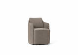 Silla Serene base a suelo LDPE de Joquer. Simulación orientativa del color Crevin Sublim 75 a partir de fotografía de referencia.